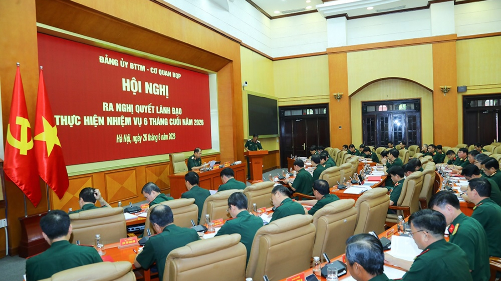 Điều chỉnh tổ chức lực lượng, xây dựng quân đội theo hướng tinh, gọn, mạnh